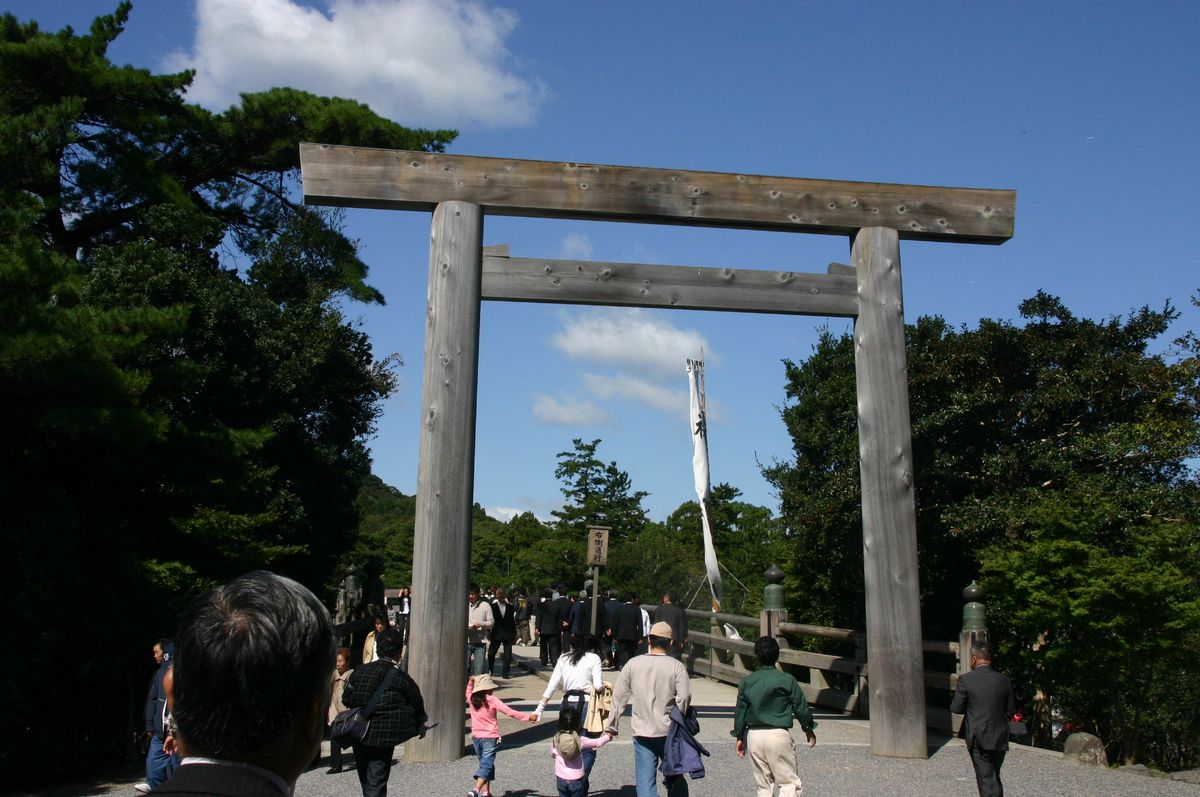 神武天皇の即位した日